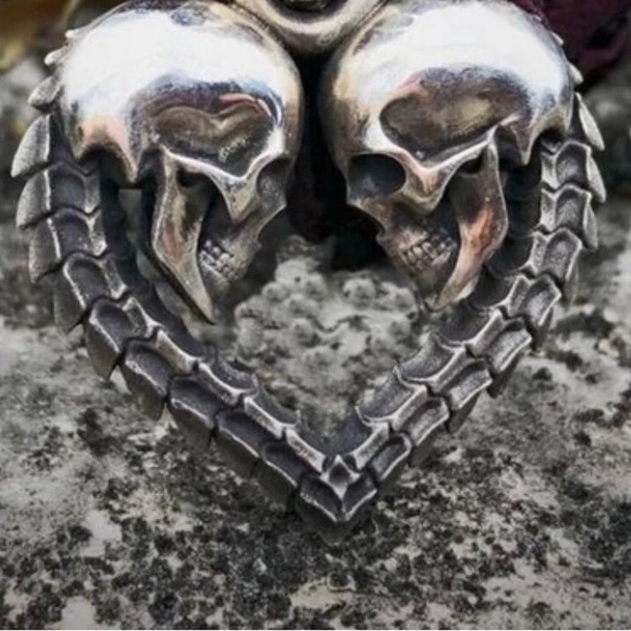 Spinal Cord Skull Heart- Skeleton Spine Death Lover Horror Gothic Steel Necklace - Picture 3 of 16